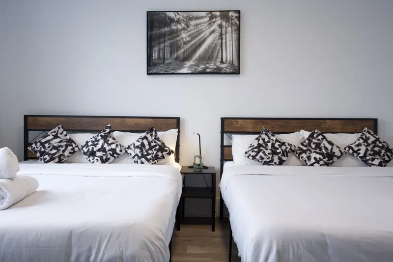 Cozy stays near the city center Decarie 301 - 5