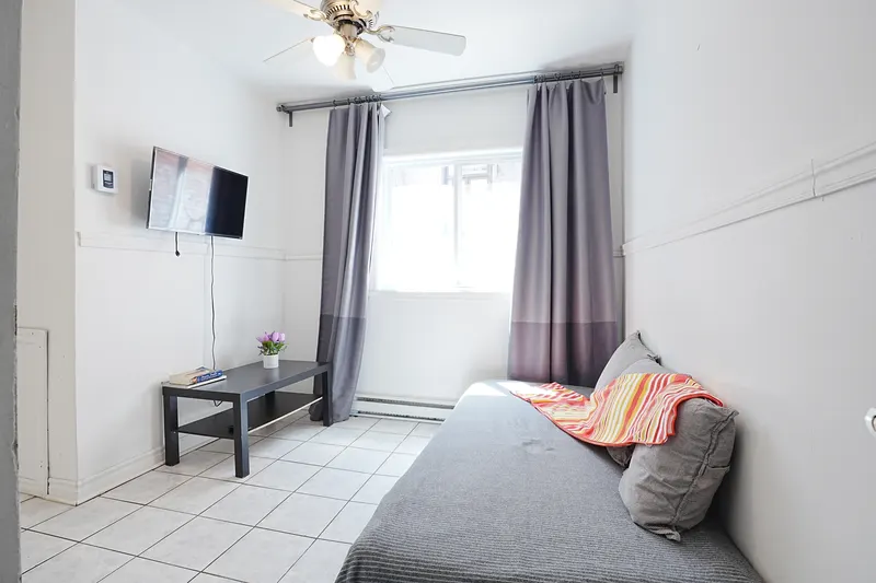 St denis1BR Executive Apt/St-denis/Unit208
