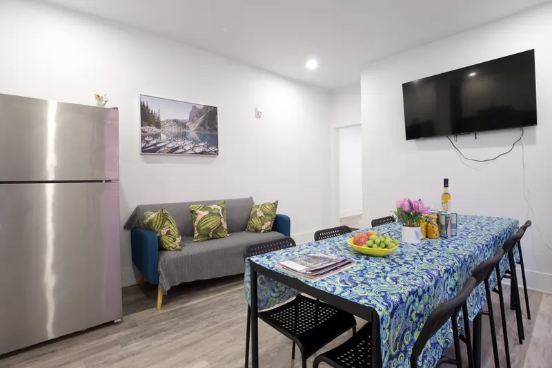 Cozy stays near the city center Decarie 301 - 3
