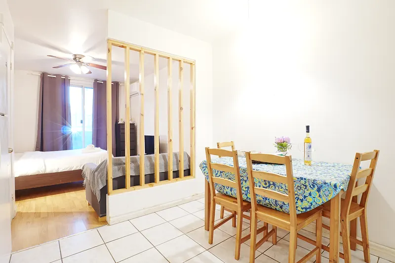 Cozy saty near city center Metro St-Denis 104