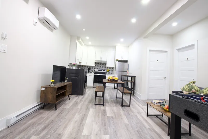 Warmly near city center Decarie 304 Indoor parking space #4 - 3