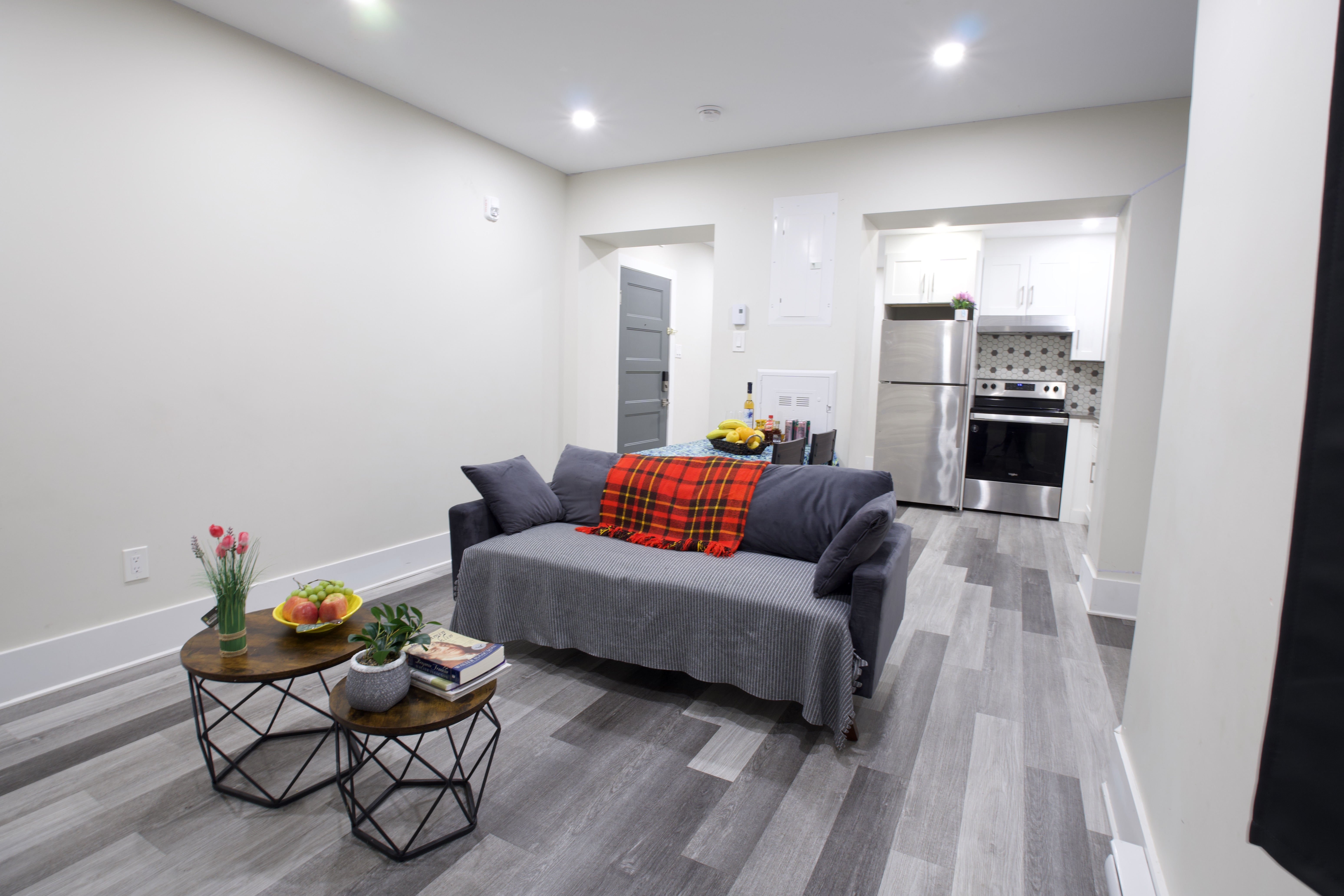 Cozy warm near city center Decarie 002