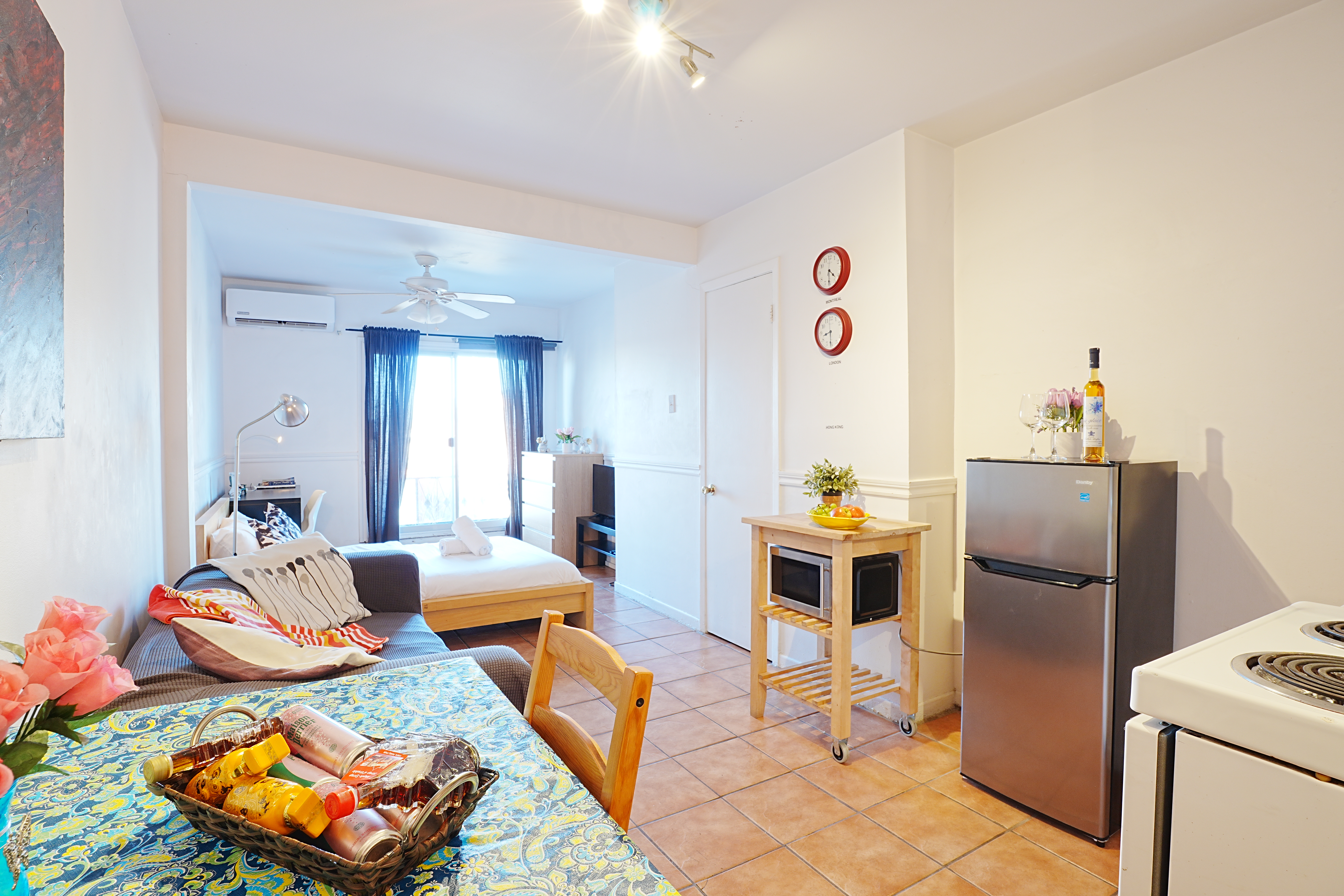 Cozy stays near city center Metro St-Denis 400 - 3