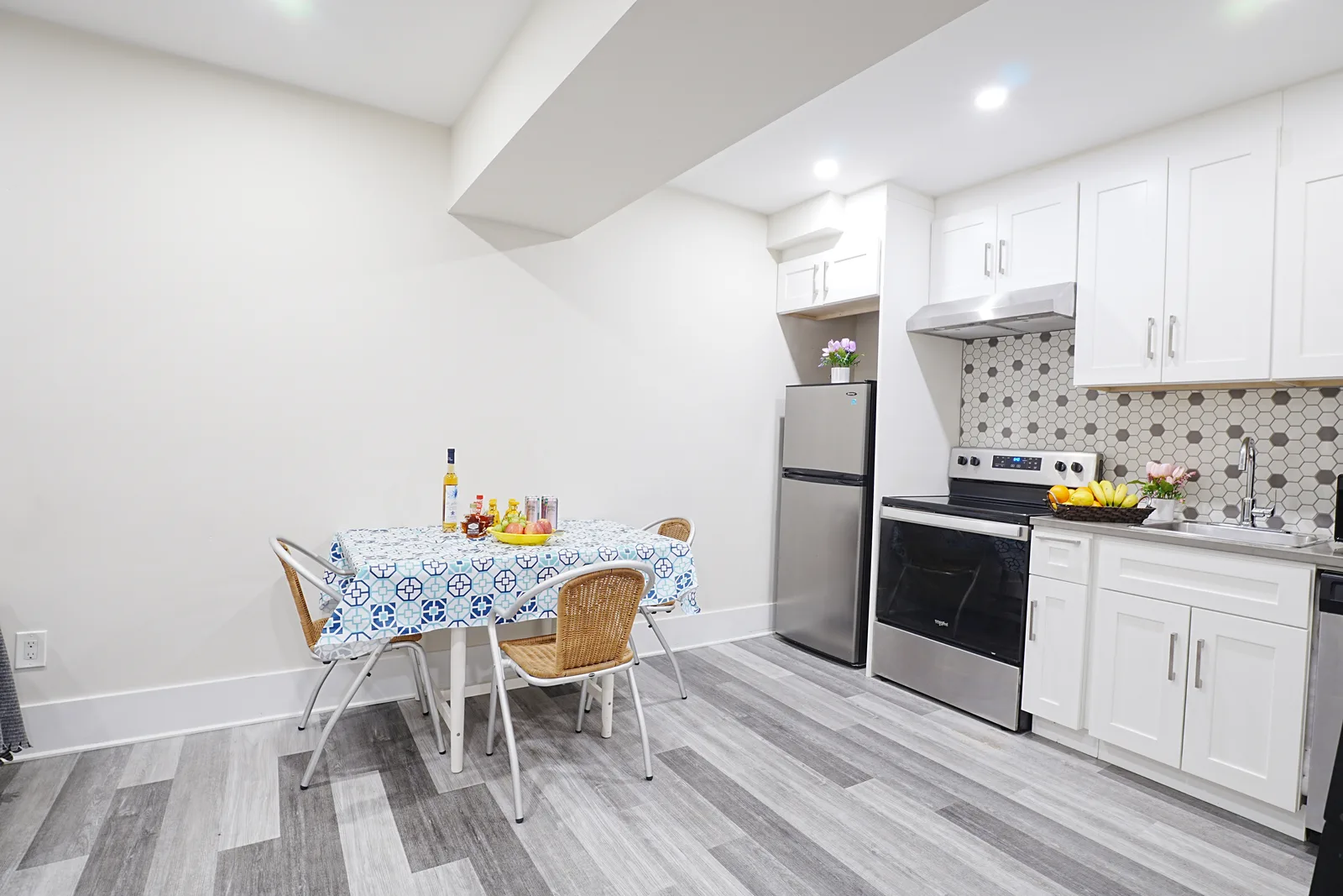 Cozy near Metro city center Decarie 003 - 5