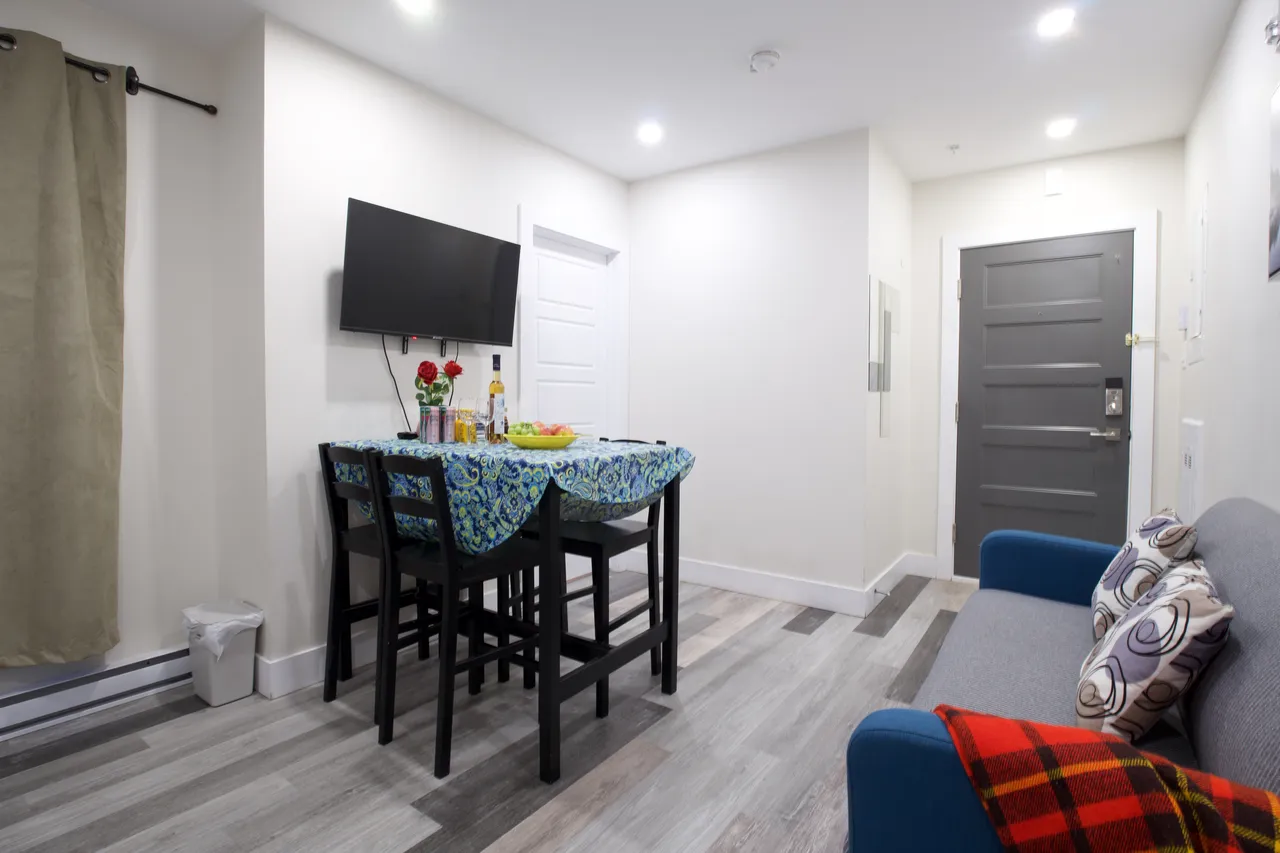 Cozy stays near Metro Decarie 206 Entire apartment - 4