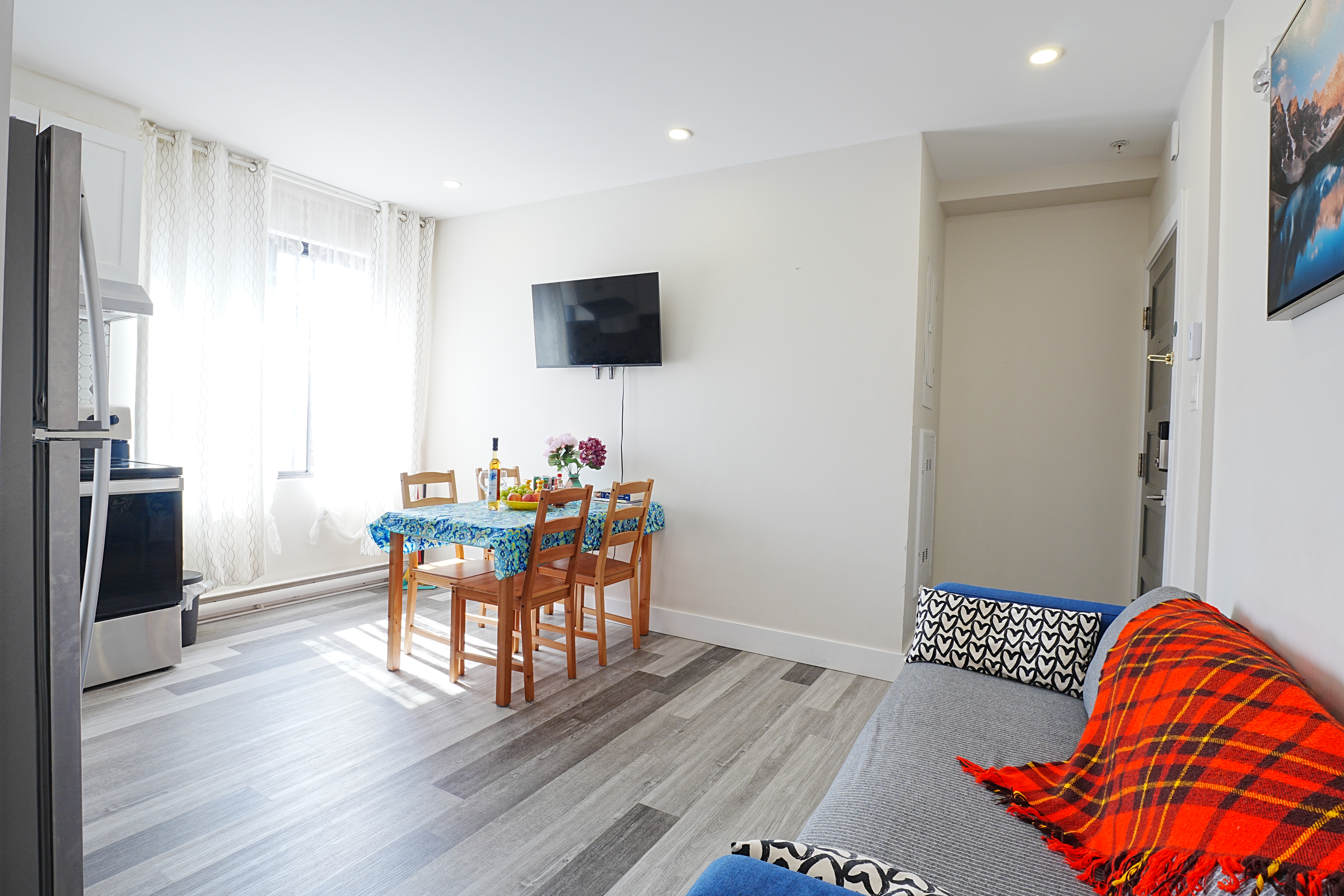 Decarie 307 Lovely 1 bedroom entire apartment - 3
