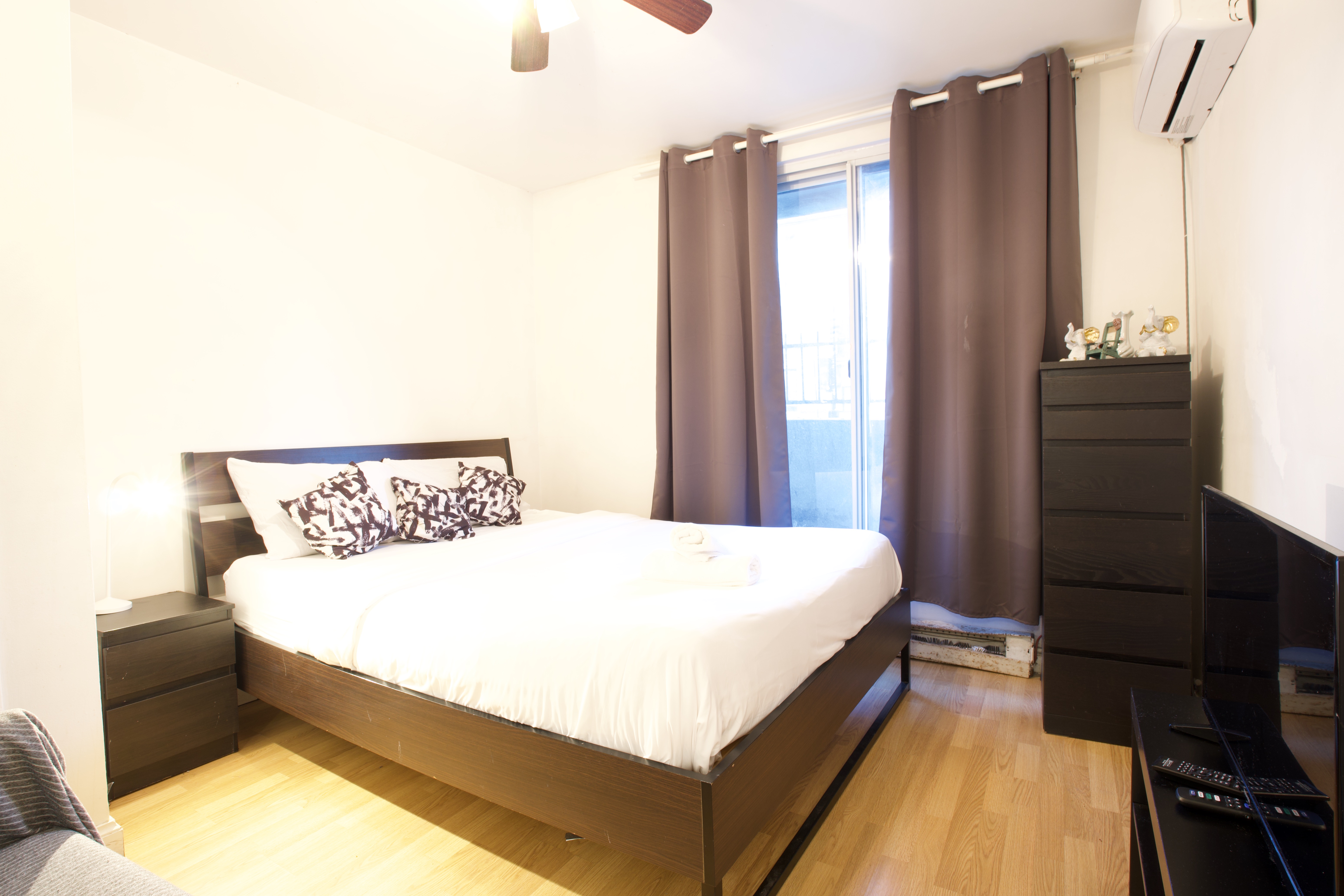Cozy saty near city center Metro St-Denis 104 - 2