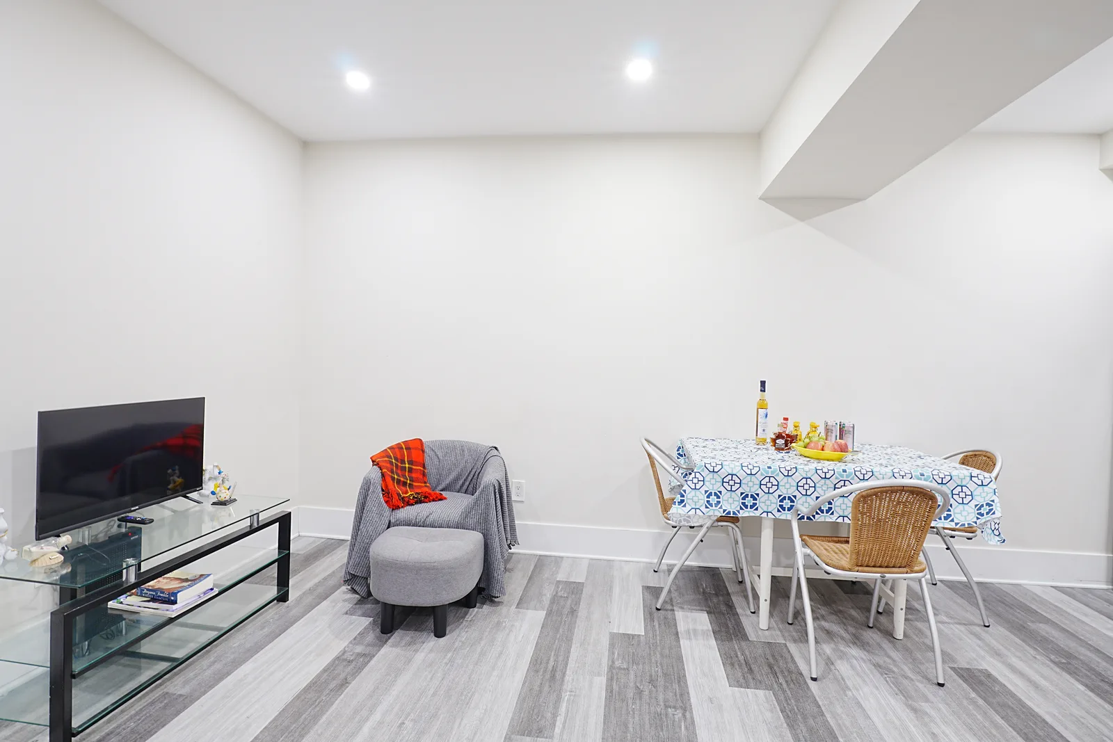 Cozy near Metro city center Decarie 003 - 4