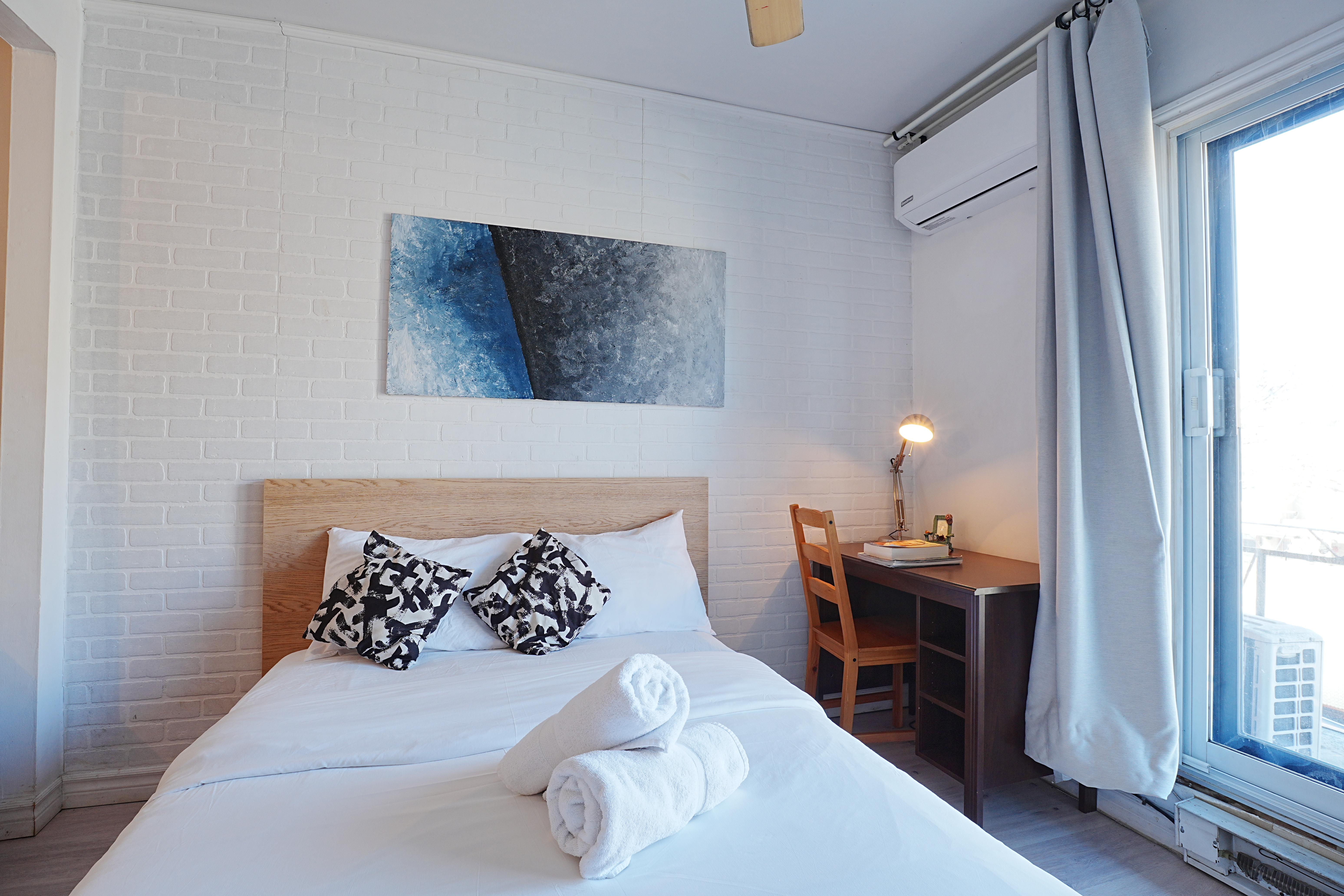 Near city center Metro Cozy St-denis 304 In heart of MTL - 4