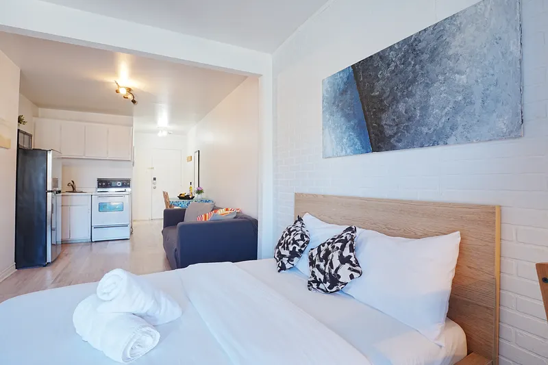 Near city center Metro Cozy St-denis 304 In heart of MTL - 2