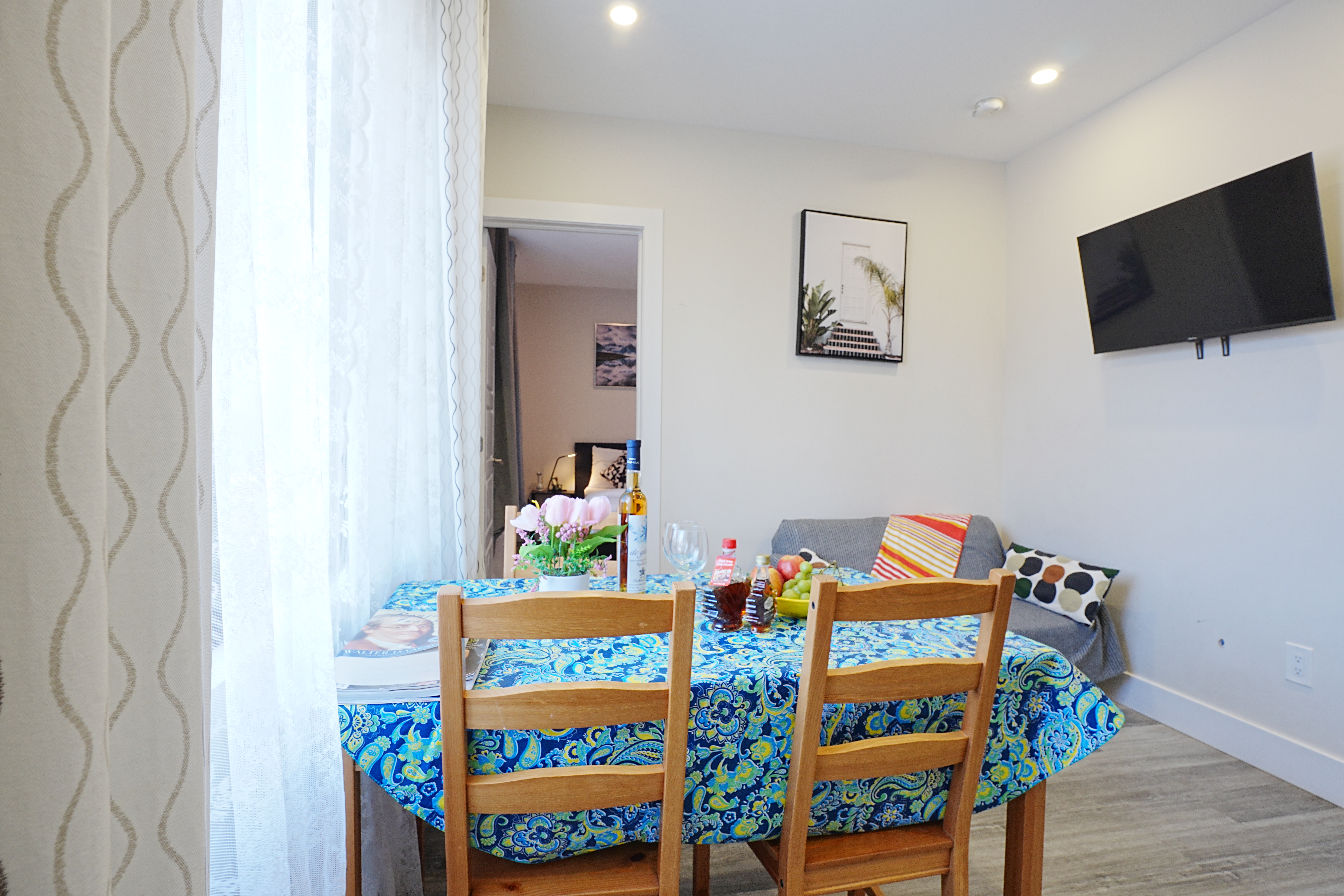 Cozy warm near the Metro Decarie 310 - 3