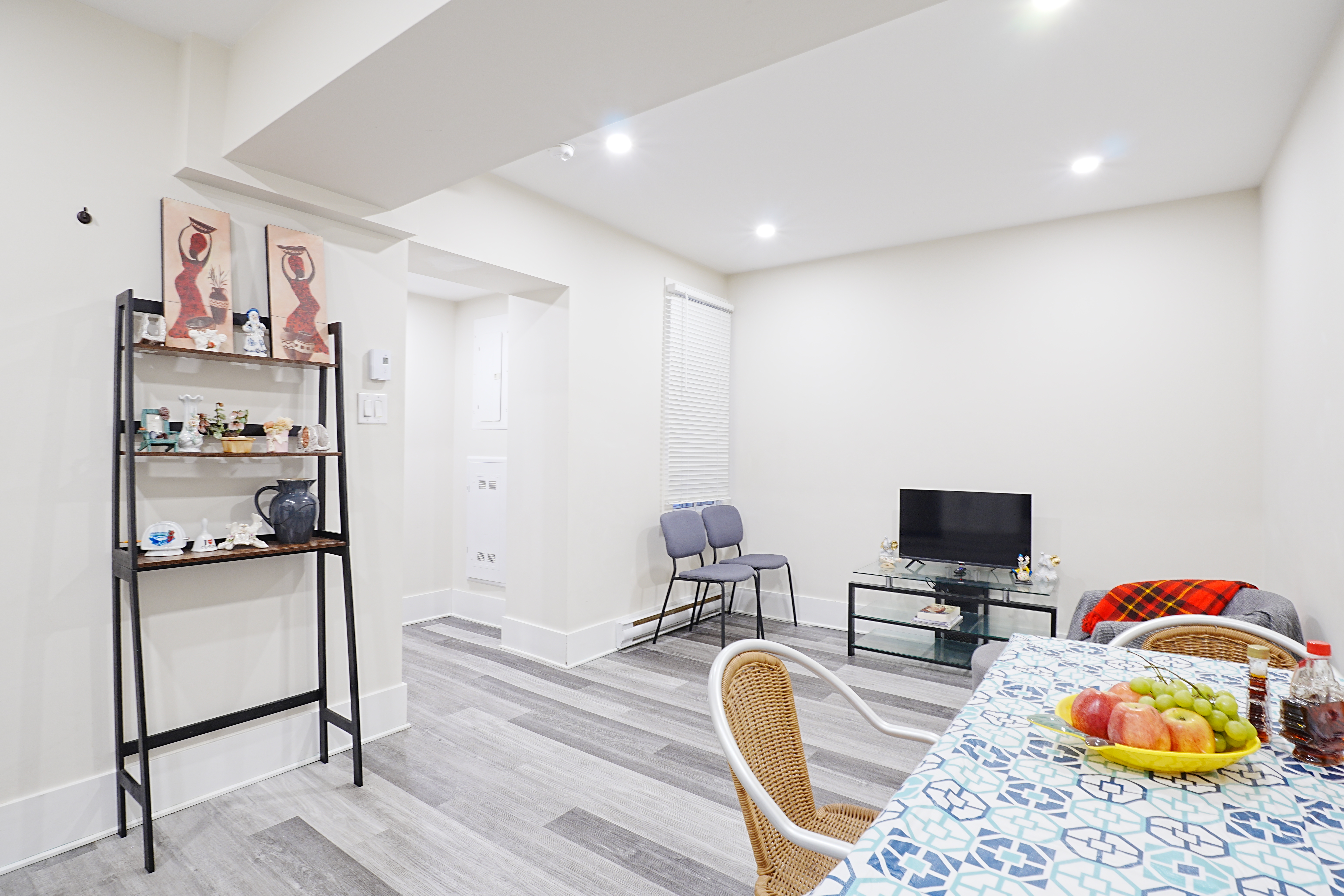 Cozy near Metro city center Decarie 003 - 3