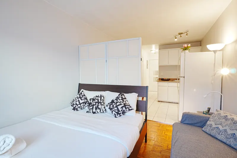 Cozy stays St-Denis 408 Apt at heart of Montreal