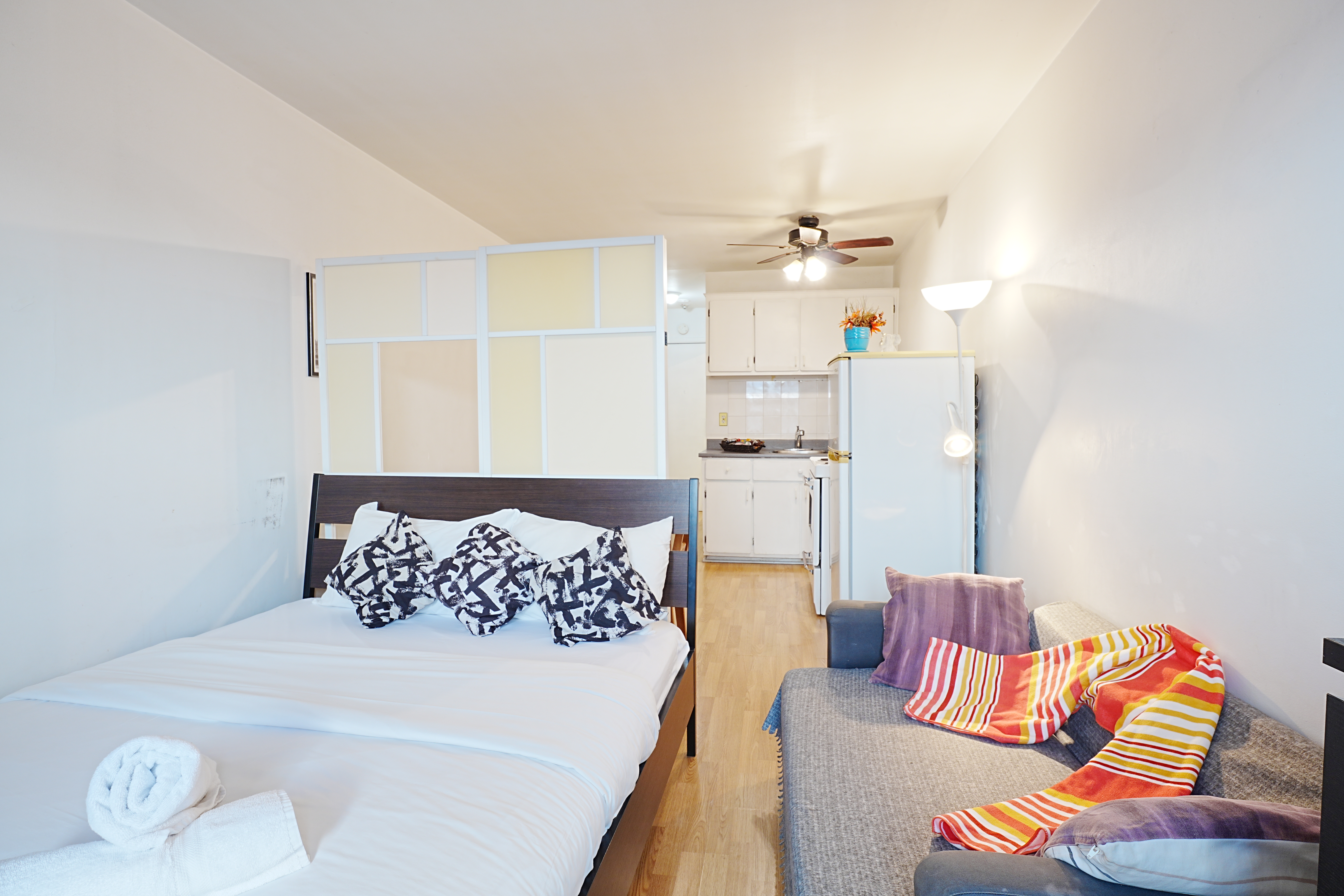 ST-DENIS Bright Studio in Plateau/St-denis 406