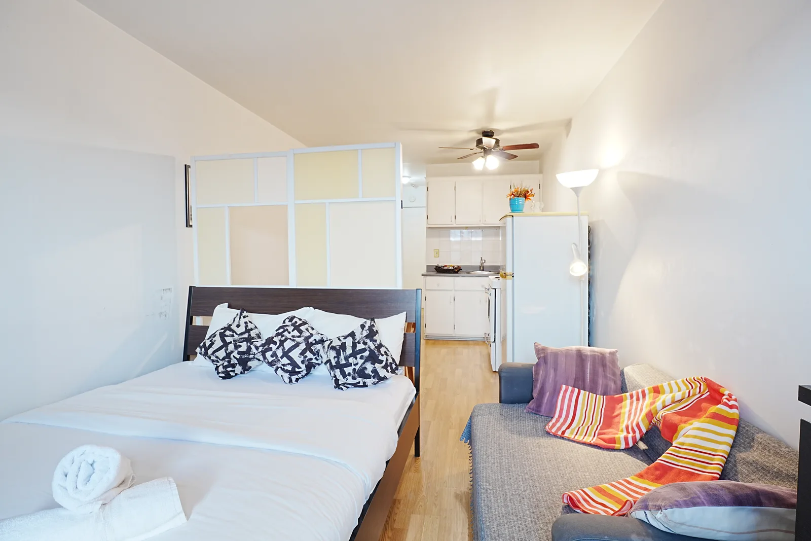 ST-DENIS Bright Studio in Plateau/St-denis 406