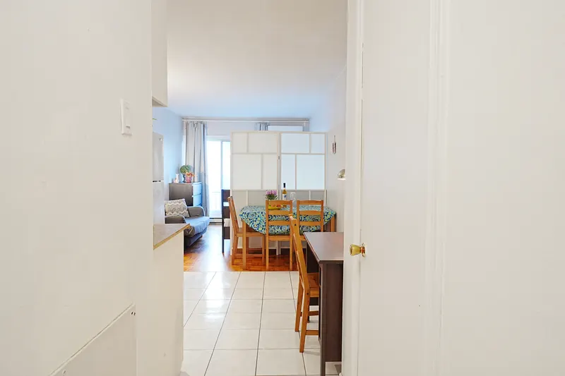 Cozy stays St-Denis 408 Apt at heart of Montreal - 4