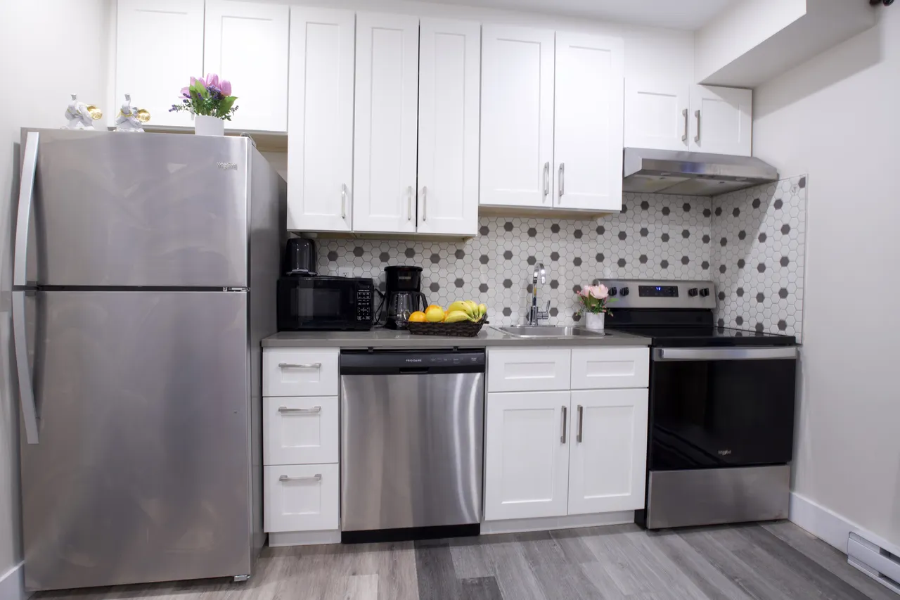 Cozy stays near Metro Decarie 206 Entire apartment - 3