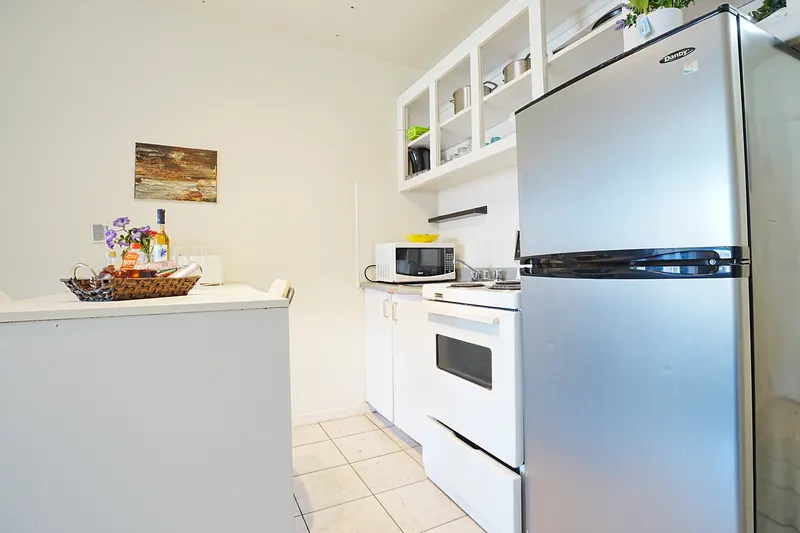 Cozy near Metro city center St-Denis 300 - 3