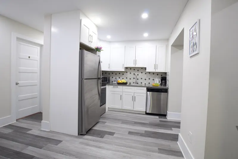 Cozy warm near city center Decarie 002 - 3