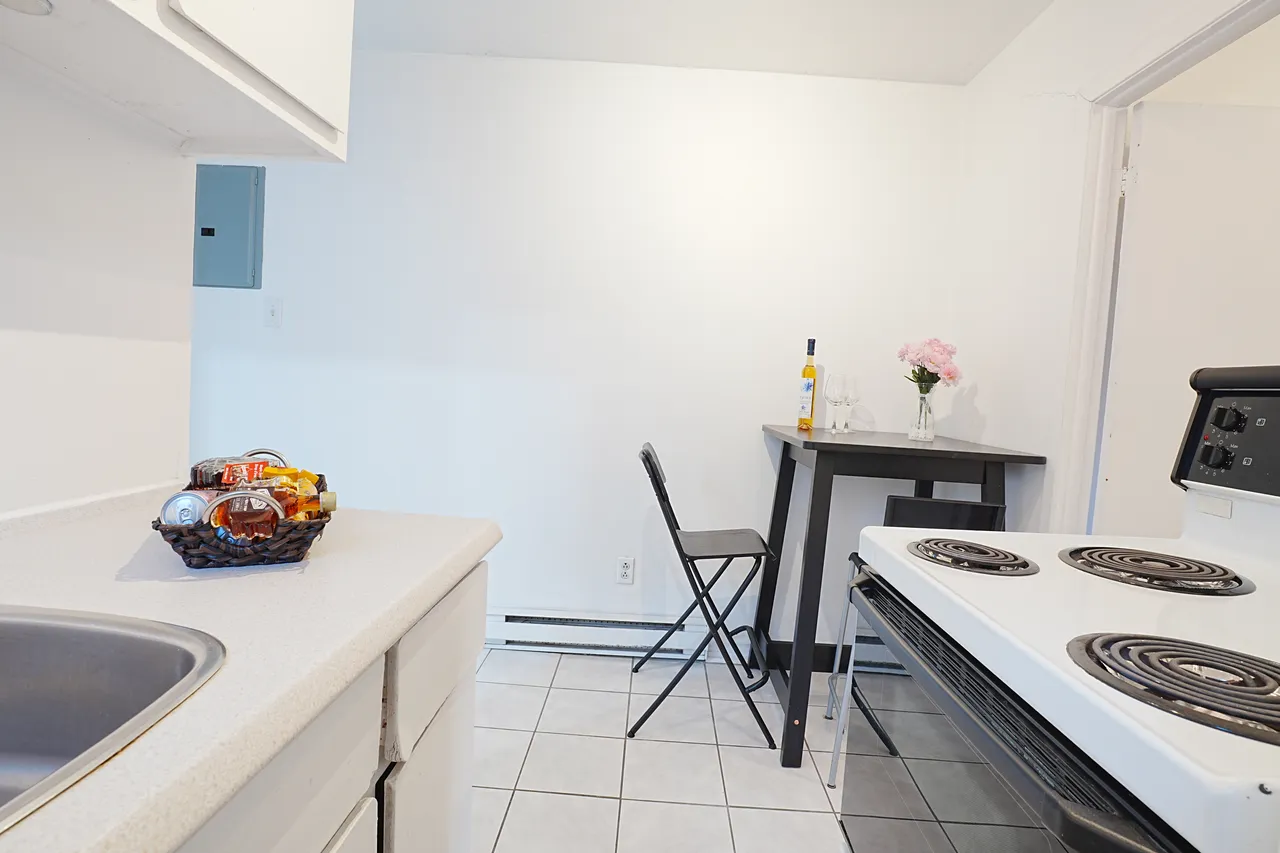 Cozy near Metro onebedroom St-denis 409 Entire apt - 2